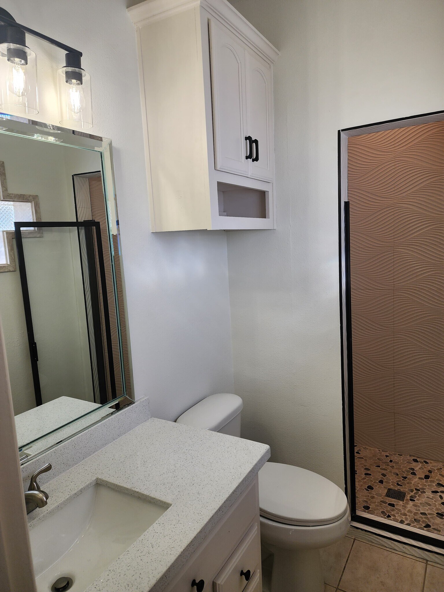 Building Photo - 600 Buena Vista Dr