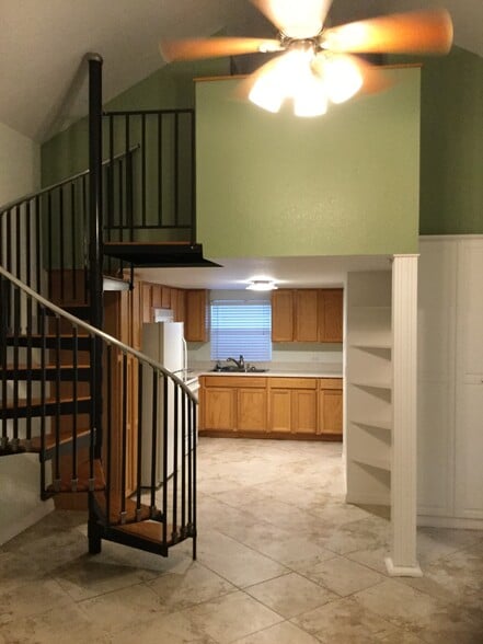 Building Photo - 2020 Lee Dr