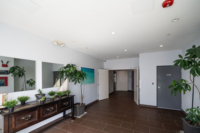 Building Photo - Stunning 3 Bedroom/ 3 Bathroom $5,900/mo.