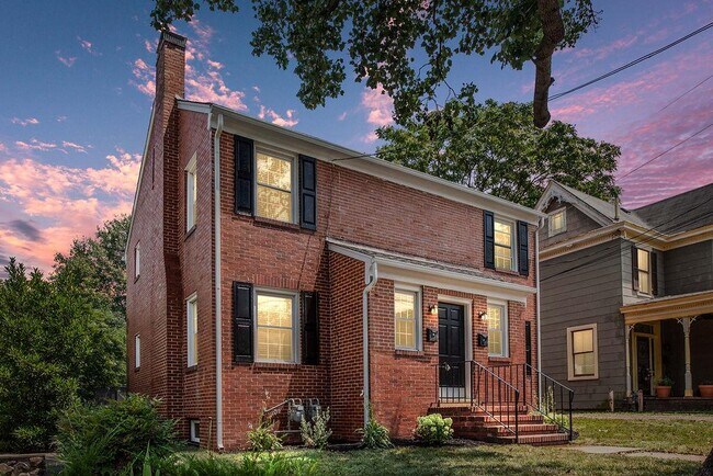 Building Photo - 819 Weedon St