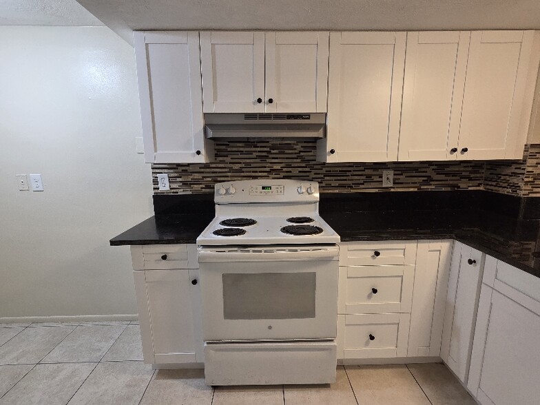 Building Photo - 7144 Stone Rd