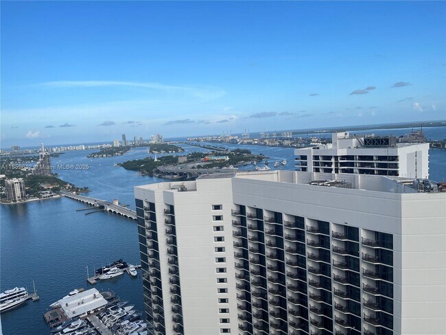 Building Photo - 1717 N Bayshore Dr