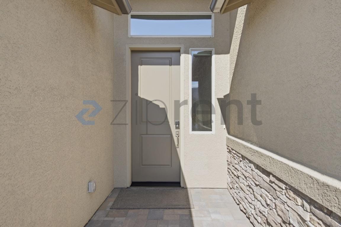Building Photo - Unit