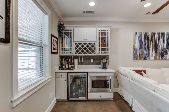 Building Photo - 1450 Edgebrook Ct NE