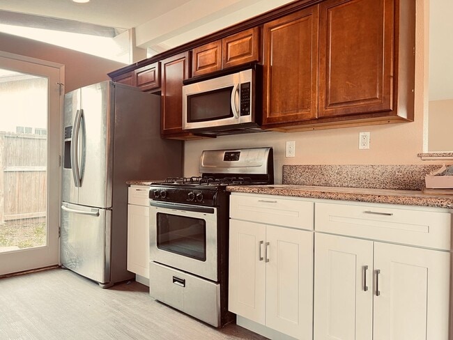 Building Photo - Recently Upgraded Poway Single-Story Home