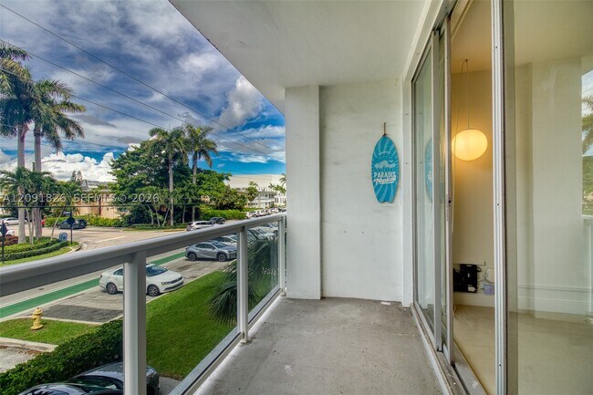 Building Photo - 9381 E Bay Harbor Dr