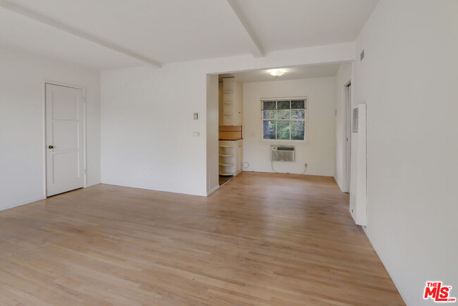 Building Photo - 11165 Sunshine Terrace