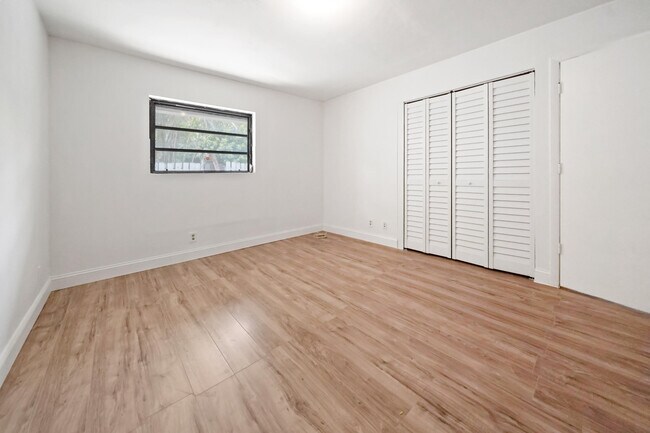 Building Photo - 5078 Ambler Ln
