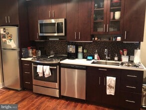 Building Photo - 131 S 13th St