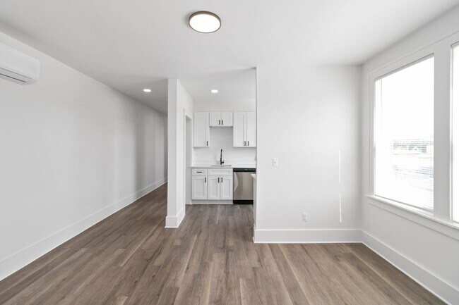 Building Photo - Second Floor Two Bedroom 1 Bath Unit Available