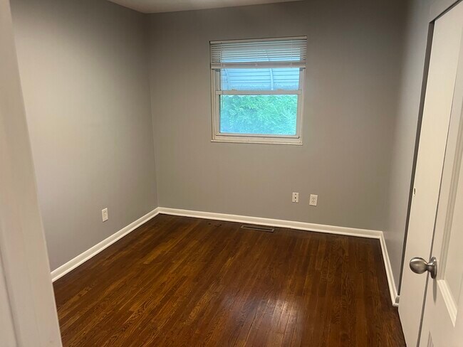 Building Photo - 3733 S Ohio Ave