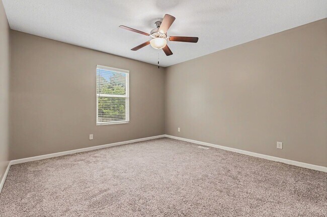 Building Photo - Great location, Just off Dodge and 168th!