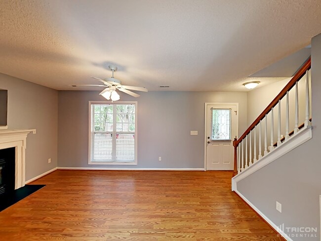 Building Photo - 7525 Rolling Meadows Ln