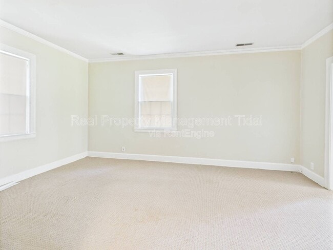 Building Photo - 217 Palen Ave