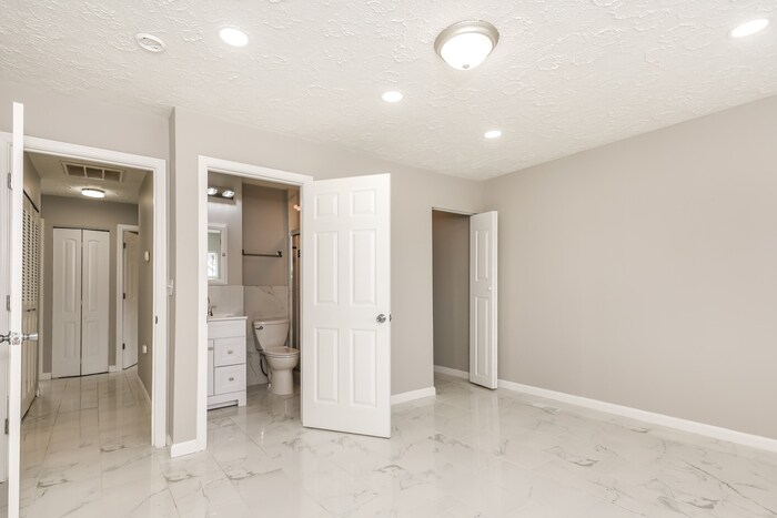 Building Photo - 1542 Beatrice Dr
