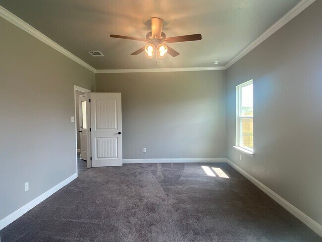 Building Photo - 1615 Black Kettle Trl