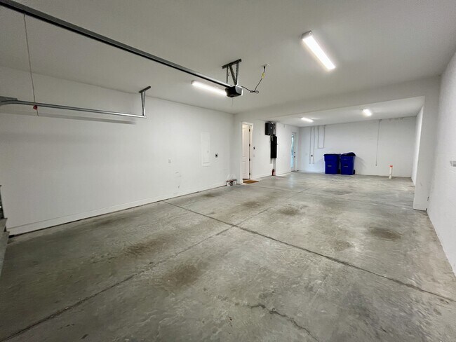 Building Photo - 821 Oak Bend Ln