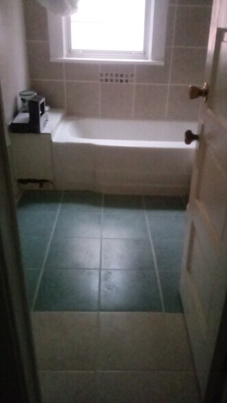 Building Photo - 1013 Nathaniel Rd