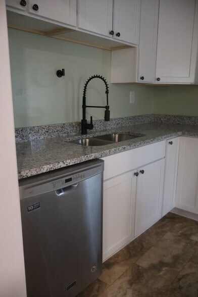 Building Photo - 101 Stanley Dr