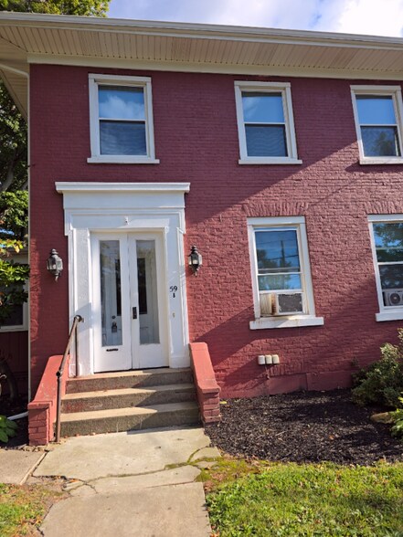 Primary Photo - 59 E Main St