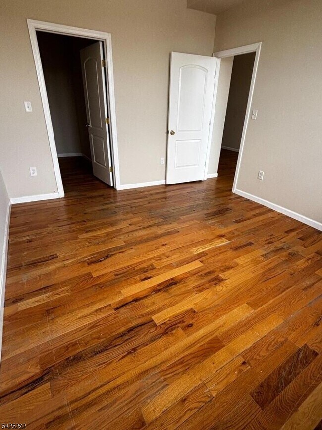 Building Photo - 40 Broadway