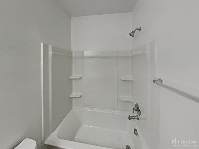 Building Photo - 5165 E Sharbel Rd