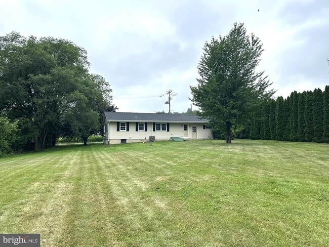 Building Photo - 306 N Sandy Hill Rd