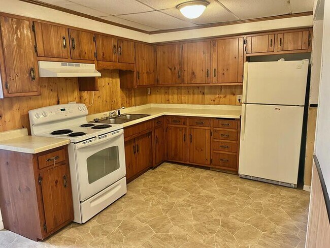 Building Photo - 2291 1/2 Day Street - Upper