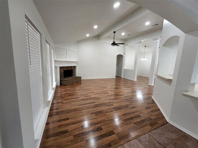 Building Photo - 3118 Rainmont Ln