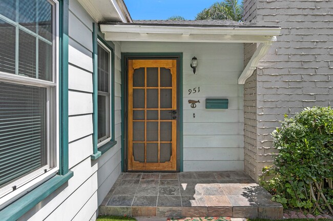 Building Photo - In the heart of the Coronado Village!