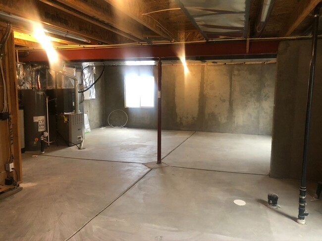 Building Photo - Large 4 bedroom Home in Commerce City