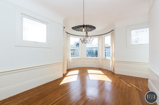 Building Photo - SOPHISTICATED 2-BD DREAM HOME WITH DIGITAL...