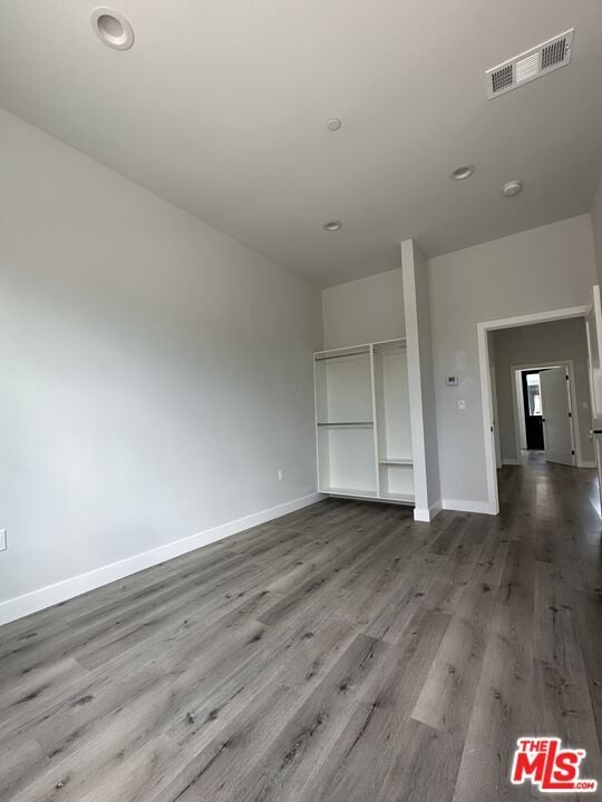 Building Photo - 6829 Bellaire Ave