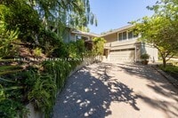 Building Photo - Upscale Country Club 3BD/2BA with BONUS Ro...