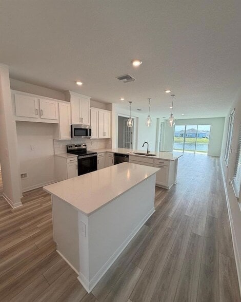 Building Photo - 5726 Gingham Dr