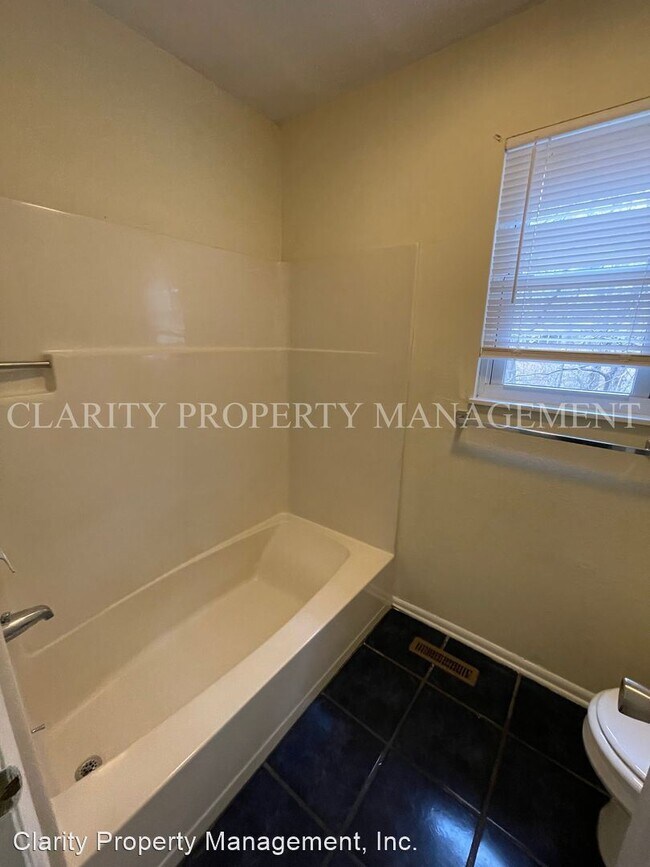 Building Photo - 3 br, 2 bath House - 913 Whisperwood Trl NE