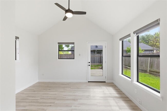 Building Photo - 2326 Dowd Ln