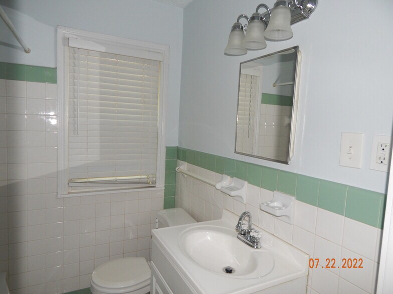 Building Photo - 1449 Mimosa Cir SE