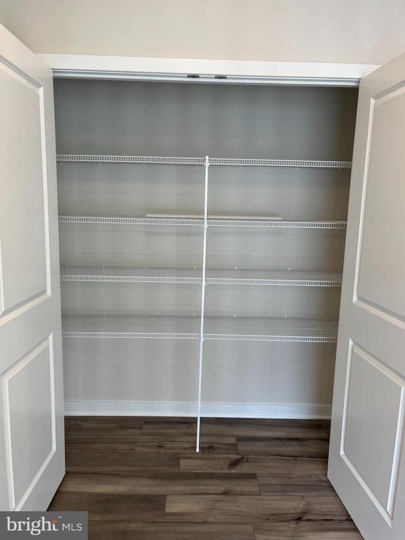 Building Photo - 37 E Front St