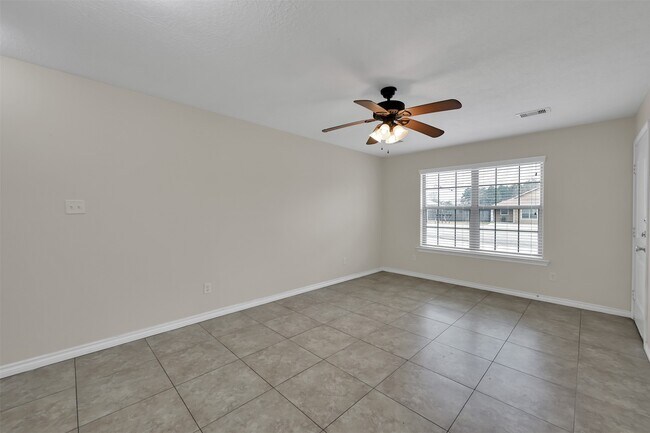 Building Photo - 163 S Bend Ct