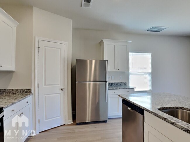 Building Photo - 349 Taverners Ln