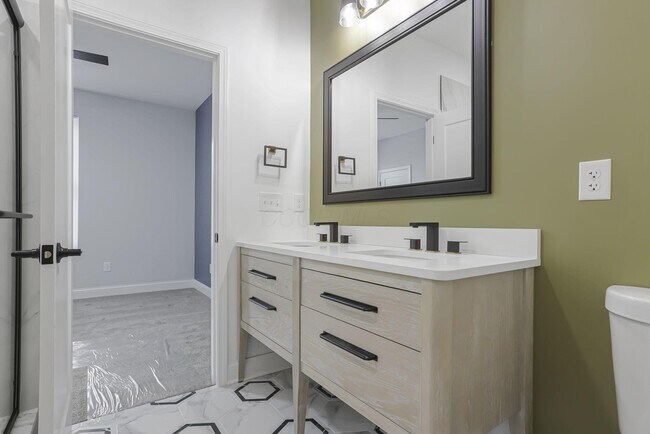 Building Photo - 961 Heyl Ave