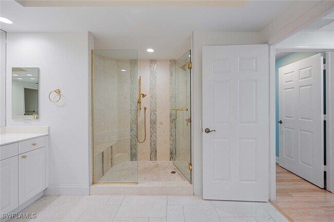 Building Photo - 455 Cove Tower Dr
