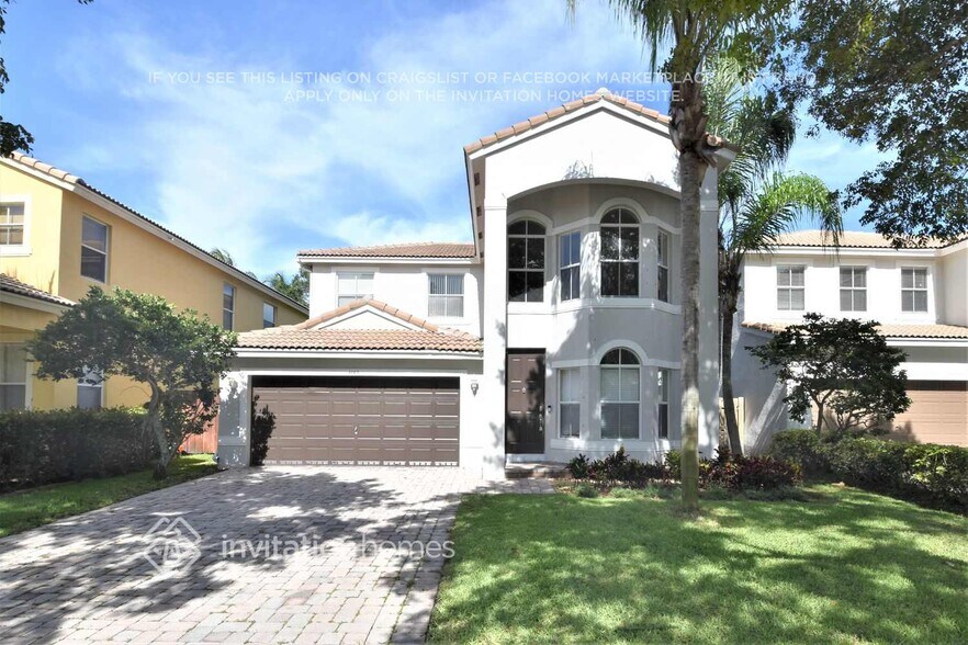 Primary Photo - 1145 E Magnolia Cir