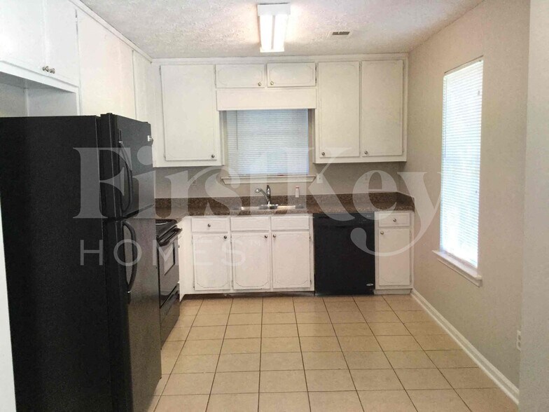 Building Photo - 8321 Mountain Pass