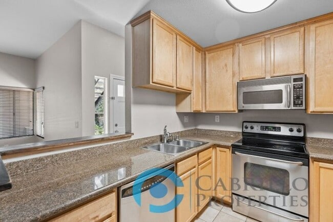 Building Photo - 3525 Grove St