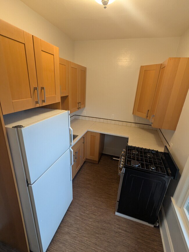 Kitchen - 1435 SW Harrison St