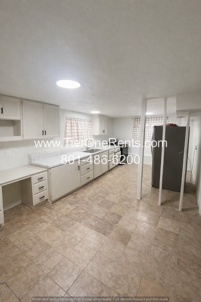 Building Photo - NO DEPOSIT option available for qualified renters with Obligo.