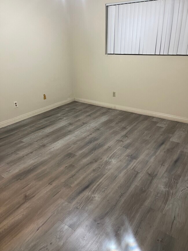 Building Photo - 343 W Lomita Ave