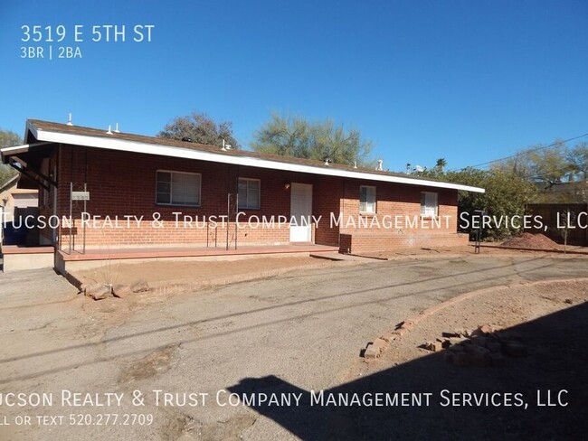 Building Photo - In the heart of Tucson, your new home awaits,